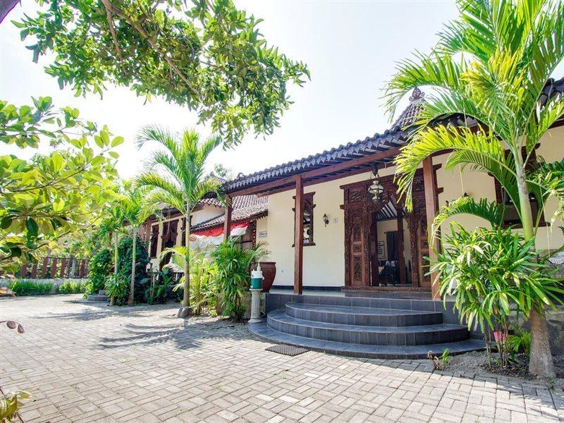 Ndalem Dasuriah Redpartner Naggulan Esterno foto